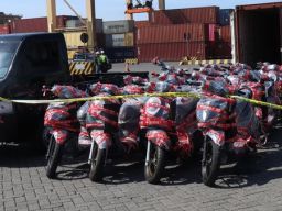 Bea Cukai Bersama Polres Tanjung Perak Berhasil Gagalkan Ekspor Ranmor Ilegal ke Timor Leste