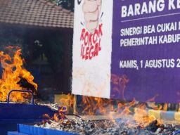 Bea Cukai Pasuruan Musnahkan Jutaan Rokok Ilegal
