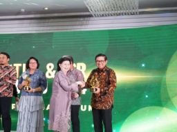 Program TJSL Petrokimia Gresik Raih Penghargaan Platinum Award