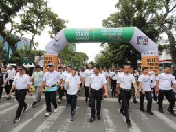 Kapolda Sumut Memeriahkan Fun Walk Road to PON XXI 2024