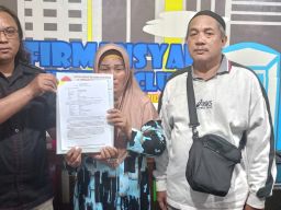 Rentenir Ancam Bunuh Ibu Rumah Tangga di Surabaya