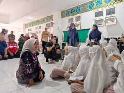 Pelaksanaan Bulan Imunisasi Anak Sekolah di MI Alfithrah