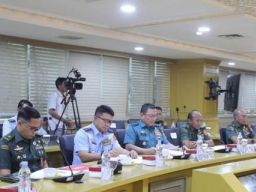 Asrenum dan Asops Panglima TNI Hadiri Rapat Kerja di DPD RI