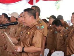Pj Bupati Muara Enim Saksikan 245 Kades Ucapkan Ikrar Anti Korupsi
