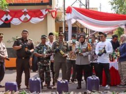 Polresta Cirebon Musnahkan Ribuan Miras Berbagai Merek