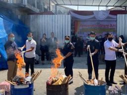 Pemusnahan Barang Bukti Penindakan di Kejari Kota Malang