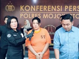 Satreskrim Polres Mojokerto Tangkap Pelaku Penggelapan Mobil Guru SDN