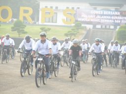 Danpuspenerbal Funbike dan Baksos Bersama Pangkotama TNl AL