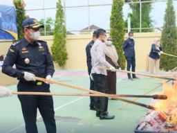 Kanwil Bea Cukai Aceh Musnahkan 10 Juta Lebih Batang Rokok Ilegal Hasil Penindakan di Perairan Kuala Langsa