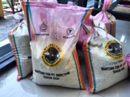 Selain Bau Apek dan Berkutu, Beras CSR PT Smelting Juga Diduga Disunat Beratnya