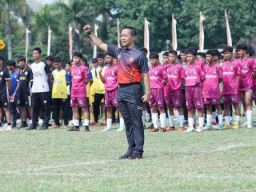 Kababek TNI Buka Turnamen Sepak Bola Piala Panglima TNI