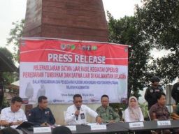 KLHK Wilayah Kalimantan Limpahkan Kasus Penyelundupan 5.003 Ekor Burung Ke Kejari