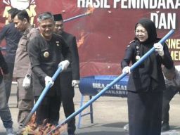 Bea Cukai Surakarta dan Pemkab Karanganyar Musnahkan Rokok Ilegal