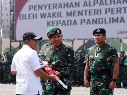 Panglima TNI Terima Alpalhankam dari Kementerian Pertahanan
