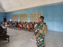 Satgas Yonif 512 QY Disambut Masyarakat Bompai