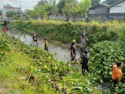 Pemuda Bok Brombong Mengajak Para Pengiat Lingkungan Bersih Sungai