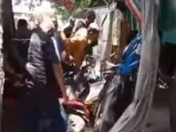 Dump Truk Diduga Milik Perusahaan Keluarga Bupati Gresik Tabrak 4 Motor