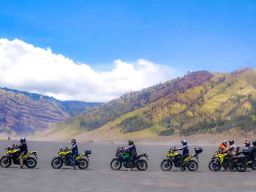 Suzuki Indonesia Beri Dukungan V Strom Indonesia Owners di Bromo