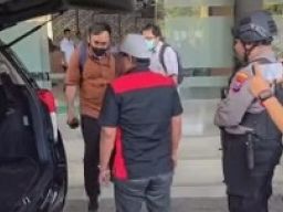 KPK Geledah Kantor Dinas Peternakan Jawa Timur Digeledah KPK