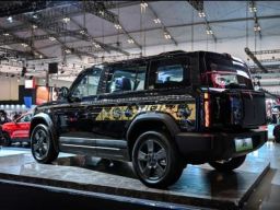 Chery J6 Edisi Batik Tampil Memukau di GJAW 2024