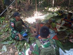 Satgas Yonif 512 QY Tembus Belantaran Hutan Papua