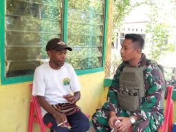 Satgas Yonif 512 QY Bagikan Sembako