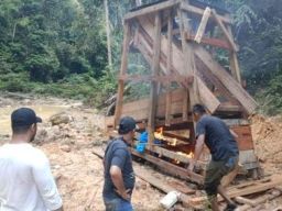 Polsek Kuantan Mudik Grebek Tambang Emas Ilegal di Desa Kasang