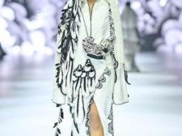 Sejauh Mata Memandang Suarakan Keresahan Melalui Koleksi “Republik Sebelah Mata” di JFW 2025