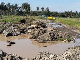 Bagi Hasil Penambang Pasir Ilegal di Desa Bedewang