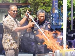 Bea Cukai Juanda Musnahkan BMMN Hasil Penindakan 2024