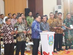 Penyerahan DIPA dan TKD Provinsi Jawa Timur Tahun Anggaran 2025