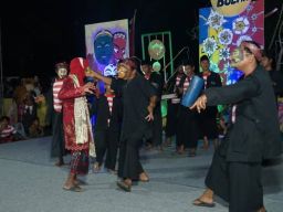 Meriahnya Event Terak Bulan di Modung