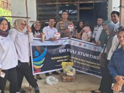 Desa di Langgam Dapat Bantuan Vitamin dan Makanan Pokok