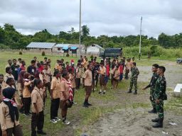 Satgas Yonif 512 QY Laksanakan Kegiatan Pramuka di SMPN 1 Senggi