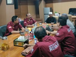 Kolaborasi LBH RENAKTA dengan Pemkab Banyuwangi, Jemput Jenazah PMI Asal Wongsorejo di Bandara Juanda