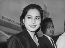 Biografi Ratna Sari Dewi Soekarno