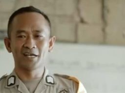 Demi Bangun Sekolah Gratis, Bripka Syamsuddin Sertifikat Gadaikan Rumahnya