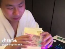 Warga Negara China Klarifikasi dan Minta Maaf Terkait Uang Rp 500 Ribu