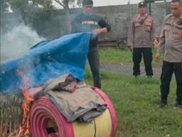 Arena Sabung Ayam di Desa Sedenganmijen Dimusnahkan Polsek Krian