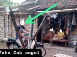 Di Lokasi Sabung Ayam di Desa Kedungmaling, Ada yang Berperan Penerima Tamu