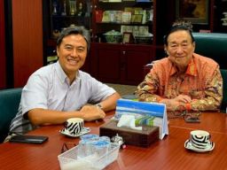 Kisah Soegiarto Adikoesoemo Berjuang Membesarkan PT AKR Corporindo