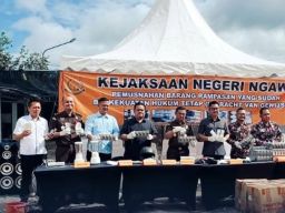 Bea Cukai Madiun Musnahkan Jutaan Batang Rokok Ilegal