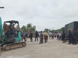 Kapolres Bangka Tengah Memimpin Penertiban Tambang Ilegal