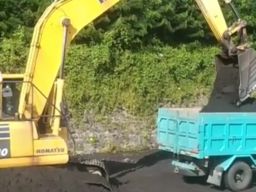 Penambang Pasir Ilegal di Desa Pronojiwo, Jalani Sidang Pembuktian