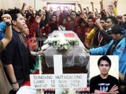 Mengingat Sondang Hutagalung yang Bakar Diri di Depan Istana Merdeka