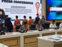 Identitas 3 Pelaku Penyebar Konten Hoax Gubernur Jatim Jualan Motor di TikTok