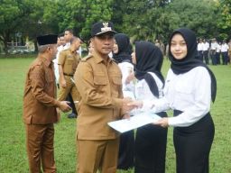 Bupati Bangkalan Serahkan SK kepada 114 CPNS, Ini Daftarnya