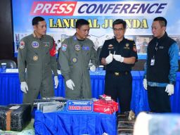 TNI AL Gagalkan Paket Rokok Ilegal Melalui Bandara Internasional Juanda
