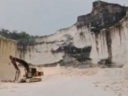 Menengok Aktivitas Tambang Galian C di Bangkalan