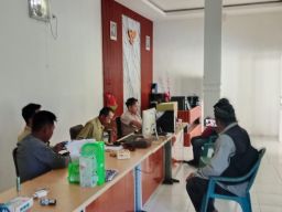 Herianto Mengadukan Kepala Desa Pacuh ke DPRD Gresik